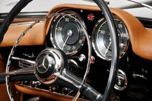 Afbeelding 20/27 van Mercedes-Benz 190 SL (1960)