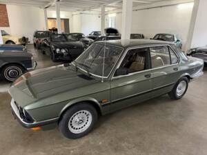 Bild 2/7 von BMW 520i (1982)