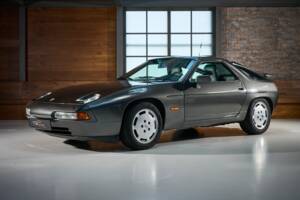 Afbeelding 6/42 van Porsche 928 S4 (1989)