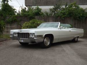 Immagine 2/50 di Cadillac DeVille Convertible (1969)