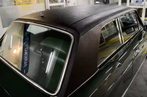 Image 43/48 of Rolls-Royce Corniche I (1977)