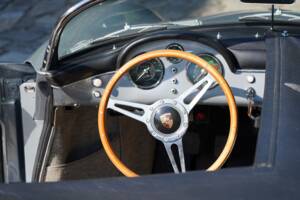 Immagine 2/15 di Porsche 356 1500 Speedster (1955)