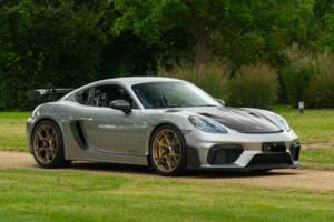 Obraz 2/98 pojazdu Porsche 718 Cayman GT4 RS Weissach (2024)