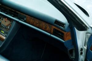 Image 41/50 of Mercedes-Benz 500 SEC (1982)