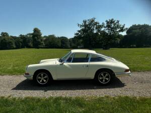 Image 6/44 of Porsche 912 (1968)