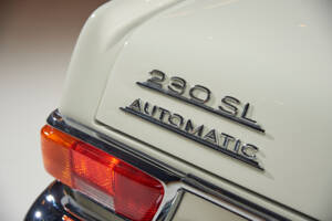 Image 23/55 of Mercedes-Benz 230 SL (1965)