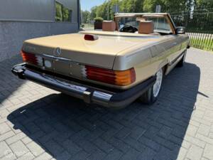 Immagine 12/41 di Mercedes-Benz 560 SL (1986)