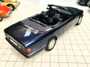Afbeelding 4/40 van Mercedes-Benz E 200 (1996)