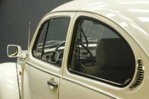 Bild 38/50 von Volkswagen Käfer 1600 (1996)