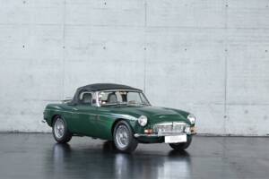 Image 4/41 of MG MGC (1969)