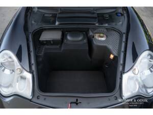 Afbeelding 29/29 van Porsche 911 Carrera 4S (2002)