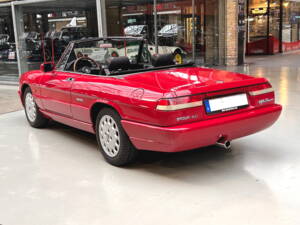 Immagine 10/27 di Alfa Romeo 2.0 Spider (1992)