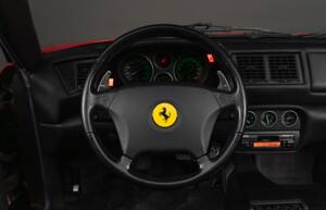 Image 32/37 of Ferrari F 355 F1 GTS (1997)