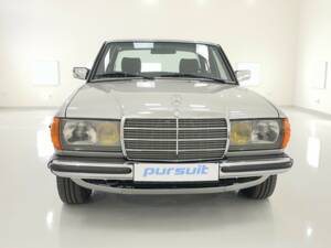 Bild 2/32 von Mercedes-Benz 300 D (1983)