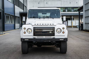 Image 18/66 de Land Rover Defender 90 TD4 (2007)