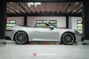 Image 5/25 of Porsche 911 Carrera (2023)