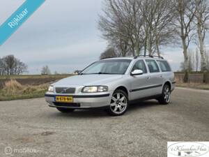 Image 1/39 de Volvo V 70 XC 2.4T (2001)