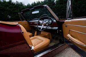 Image 18/51 of Maserati 3500 GTI Spyder Vignale (1963)