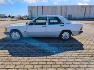 Image 4/22 of Mercedes-Benz 190 E 1.8 (1990)