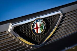 Image 24/44 of Alfa Romeo 75 3.0 V6 QV (1989)