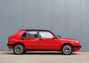 Image 2/41 of Lancia Delta HF Integrale (1989)