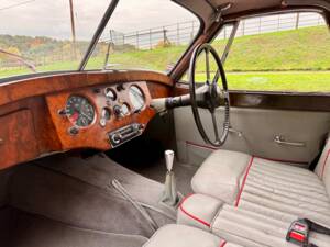 Image 15/22 de Jaguar XK 120 OTS (1954)