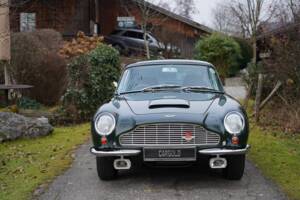 Image 10/22 de Aston Martin DB 6 Mk II (1970)