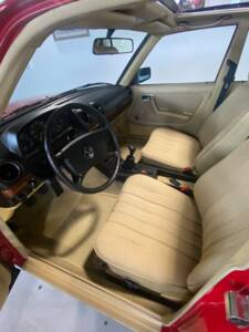 Image 18/100 of Mercedes-Benz 300 D (1983)