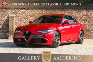 Image 1/50 of Alfa Romeo Giulia Quadrifoglio (2017)