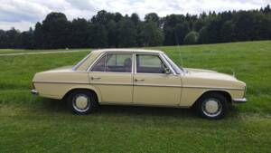 Immagine 10/32 di Mercedes-Benz 200 (1974)