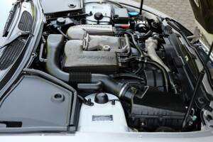 Bild 32/36 von Jaguar XKR (2001)