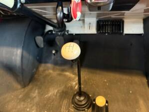 Image 13/24 of Amphicar 770 (1967)