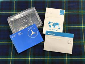 Afbeelding 12/35 van Mercedes-Benz 280 CE (1983)