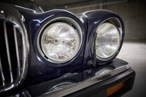 Image 15/97 of Daimler Double Six (1994)