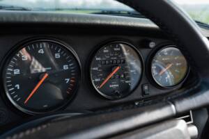 Bild 36/56 von Porsche 911 Carrera 4 (1990)