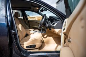 Imagen 29/65 de BMW 545i Touring (2005)