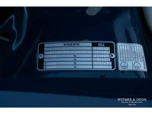 Image 28/28 of Volvo 240 (1992)