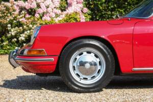 Immagine 35/50 di Porsche 912 (1966)