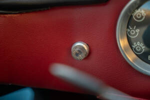 Image 40/48 de FIAT 750 Vignale Coupé (1962)