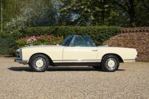 Image 35/50 of Mercedes-Benz 250 SL (1967)