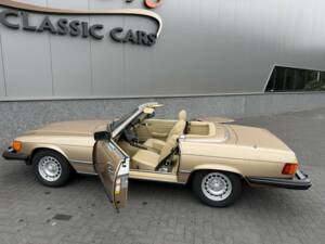Obraz 23/50 pojazdu Mercedes-Benz 380 SL (1983)