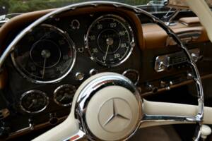 Image 23/50 of Mercedes-Benz 190 SL (1956)