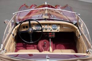Image 29/32 de Jaguar XK 140 OTS (1955)