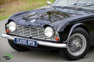 Image 15/37 of Triumph TR 4 (1965)