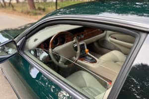 Image 26/40 de Jaguar XKR (1998)