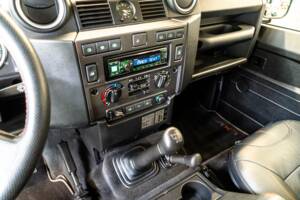 Bild 18/30 von Land Rover Defender 110 (2013)