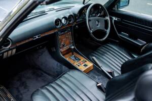 Afbeelding 21/27 van Mercedes-Benz 420 SL (1987)