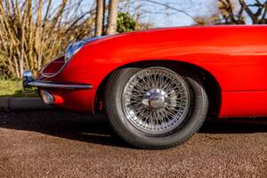 Image 24/50 de Jaguar E-Type (1969)