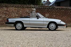 Image 38/50 de Alfa Romeo 2.0 Spider QV (1988)