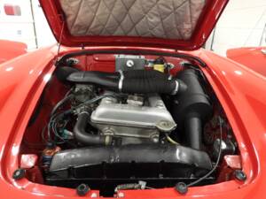 Image 11/15 of Alfa Romeo Giulia 1600 Spider (1963)
